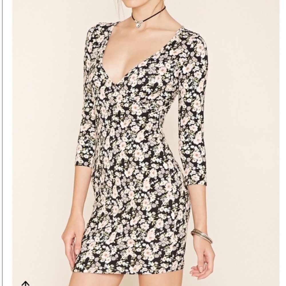 NWT! Forever 21 Surplice 3/4 sleeve floral mini dress in black and light pink. S